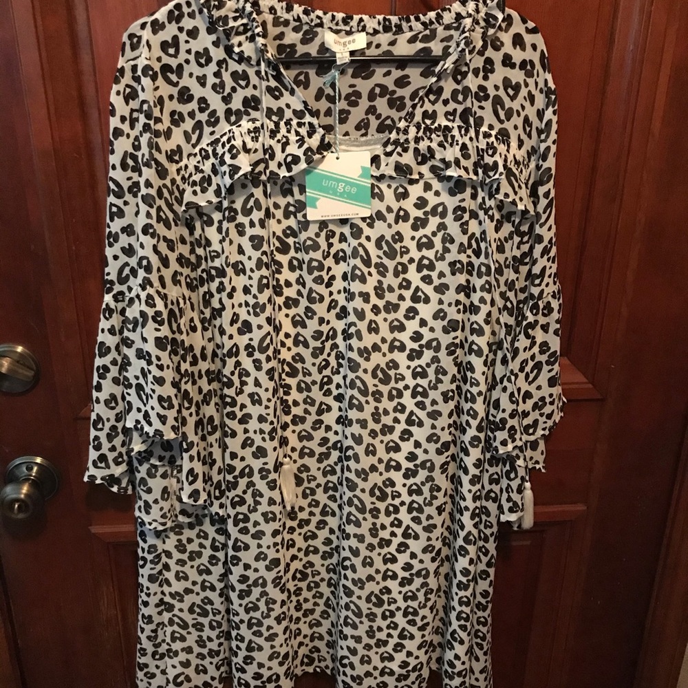 Ladies Top Blouse black white and grey cheetah